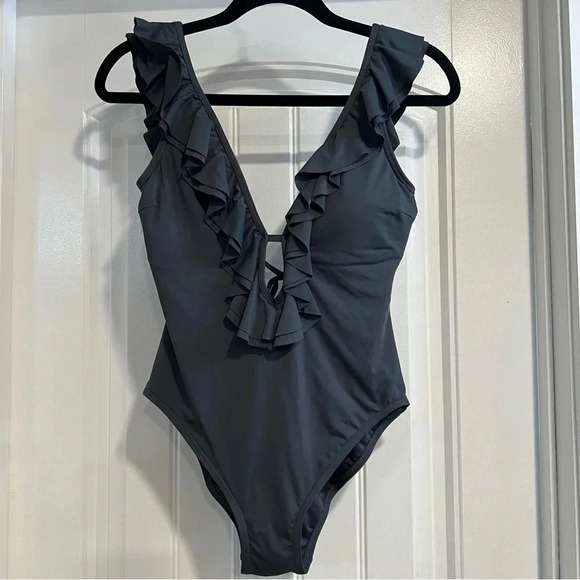 MICHAEL‎ Michael Kors Slate Gray Ruffled Scoop-Back One-Piece Swimsuit. Size 8. - Picture 2 of 16
